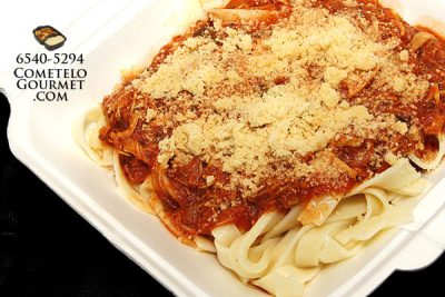 Fetucini con Boloñesa de Pollo